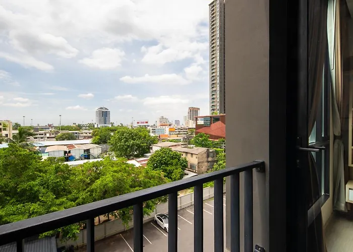アパート Wander - Ekkamai - Balcony, Pool, Gym, Full Kitchen バンコク都